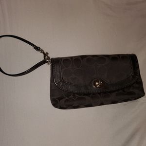 Wristlet coach